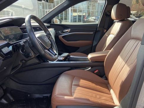 Used 2022 Audi e-tron Premium w/ Convenience Plus Package image 19