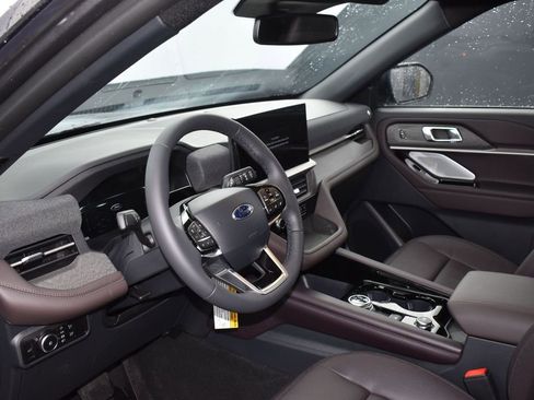 New 2026 Ford Explorer Platinum AWD/4WD image 8