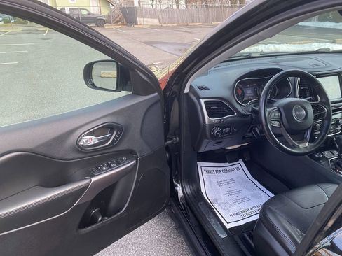 Used 2019 Jeep Cherokee Limited image 10