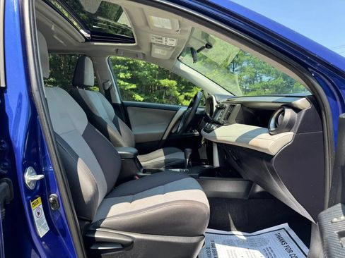 Used 2014 Toyota RAV4 XLE AWD/4WD image 16