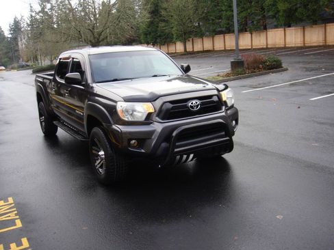 Used 2013 Toyota Tacoma V6 4x4 4dr Double Cab 6.1 ft S image 5