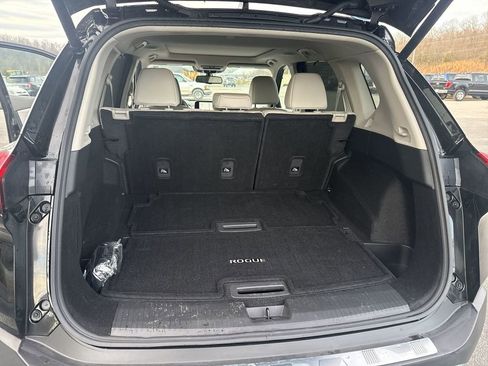 Used 2023 Nissan Rogue SL w/ SL Premium Package image 45