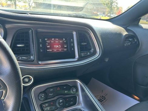 Used 2016 Dodge Challenger R/T image 19
