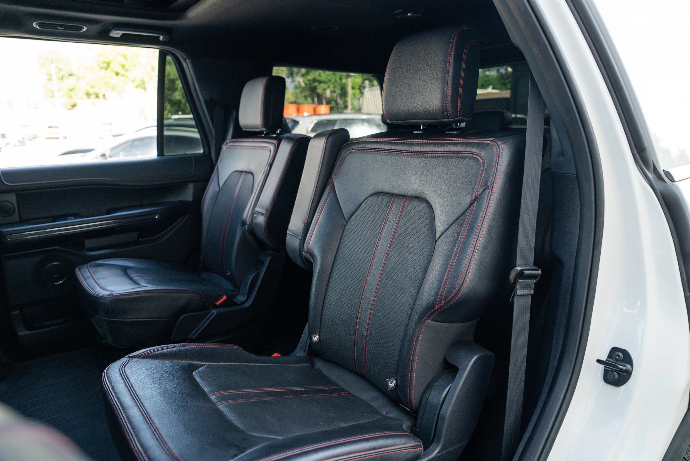 Used 2023 Ford Expedition Limited AWD/4WD image 18