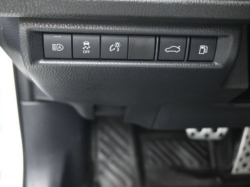 Used 2025 Toyota Camry SE w/ Convenience Package FWD image 21