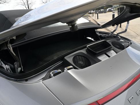 Used 2017 Porsche 911 Carrera 4S image 32