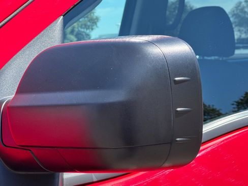 Used 2022 Nissan Titan SV image 50