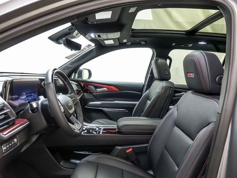 New 2026 Chevrolet Traverse Z71 w/ Enhanced Driving Package image 9