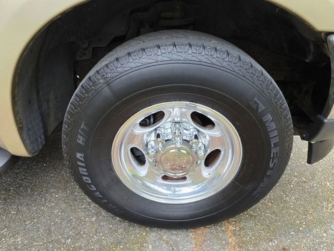 Used 2001 Ford F350 2WD SuperCab Super Duty image 10