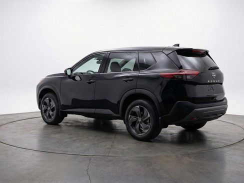 Used 2025 Nissan Rogue SV image 6