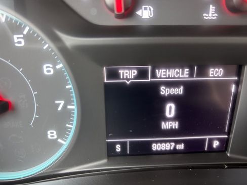 Used 2018 Chevrolet Equinox LT image 29