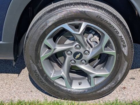 Used 2024 Chevrolet Trax LT w/ Driver Confidence Package FWD image 12