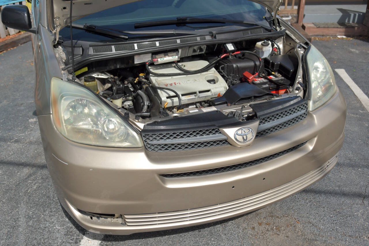 Used 2005 Toyota Sienna LE w/ Assistance Pkg 2 FWD image 25