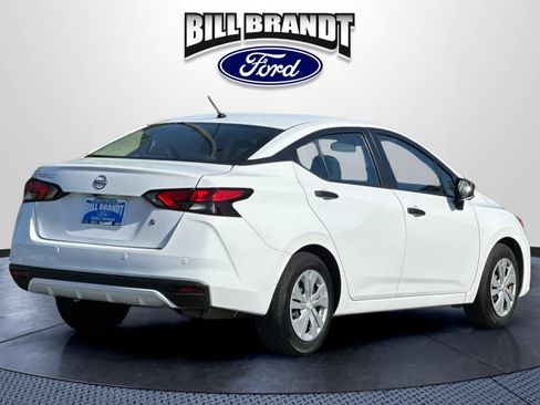 Used 2024 Nissan Versa S FWD image 3