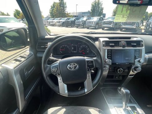 Used 2024 Toyota 4Runner SR5 AWD/4WD image 28