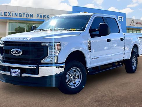 Used 2021 Ford F250 XL w/ Power Equipment Group image 2