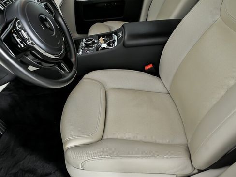 Used 2016 Rolls-Royce Ghost RWD image 22