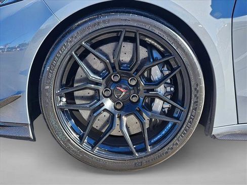 Used 2025 Chevrolet Corvette Z06 w/ Z07 Performance Package image 20