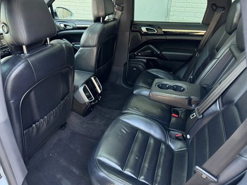Used 2016 Porsche Cayenne S AWD/4WD image 19