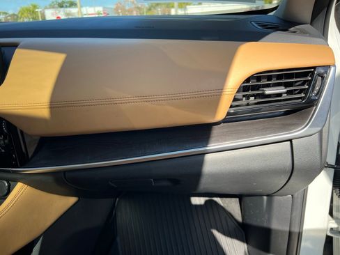 Used 2021 Nissan Rogue Platinum FWD image 59
