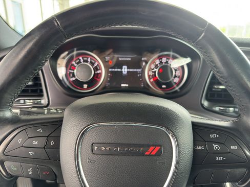 Used 2016 Dodge Challenger SXT RWD image 15
