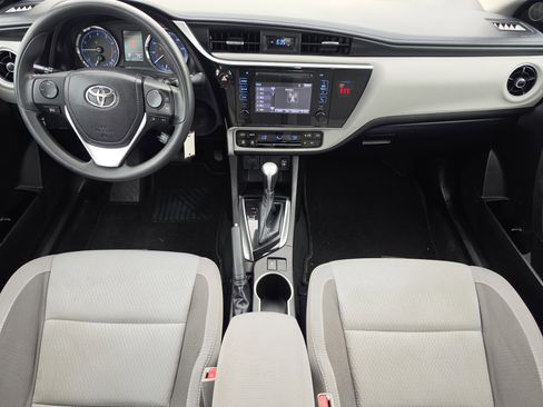 Used 2018 Toyota Corolla LE FWD image 6