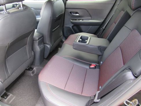 New 2026 Nissan Kicks SR FWD image 14