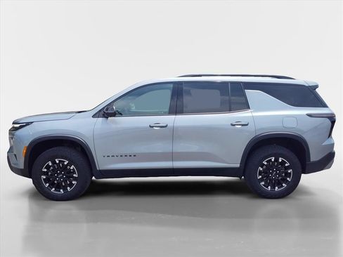 Used 2024 Chevrolet Traverse Z71 AWD/4WD image 2
