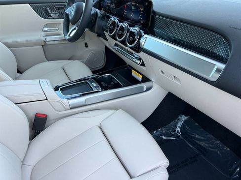 New 2026 Mercedes-Benz GLB 250 image 19