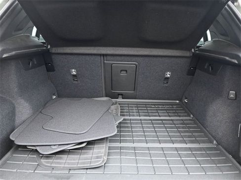 Used 2023 Volvo XC40 B5 Plus w/ Driver Assist Package image 31