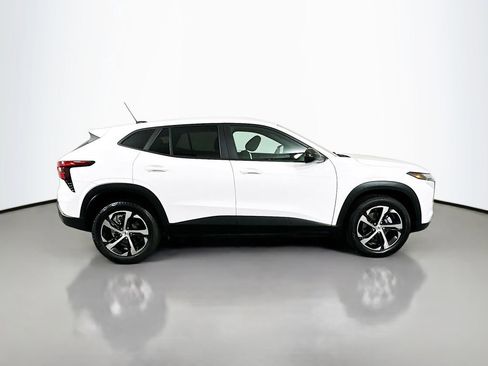 Used 2024 Chevrolet Trax RS FWD image 4