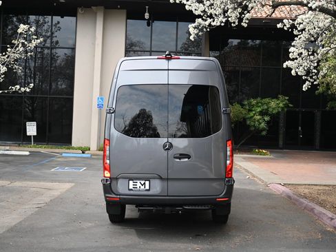 Used 2020 Mercedes-Benz Sprinter 2500 image 8