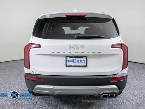 Used 2022 Kia Telluride S FWD image 6