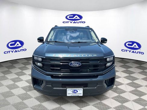 Used 2025 Ford Expedition Active AWD/4WD image 11