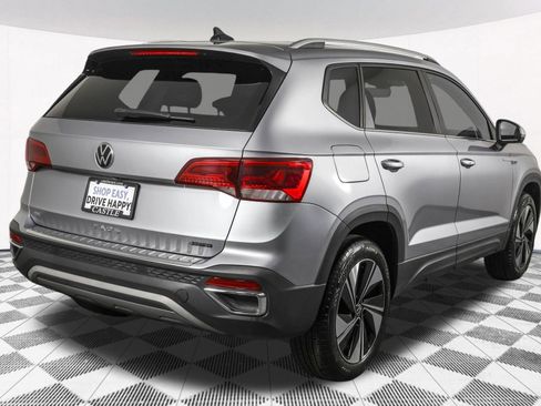 Used 2024 Volkswagen Taos SE AWD/4WD image 13