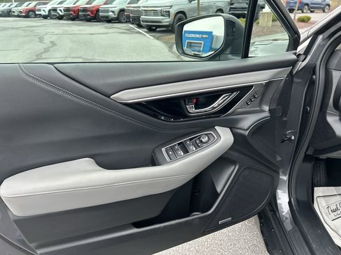 Used 2023 Subaru Outback Limited image 19