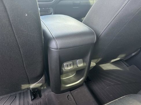 Used 2022 Chevrolet Colorado LT w/ LT Convenience Package image 16