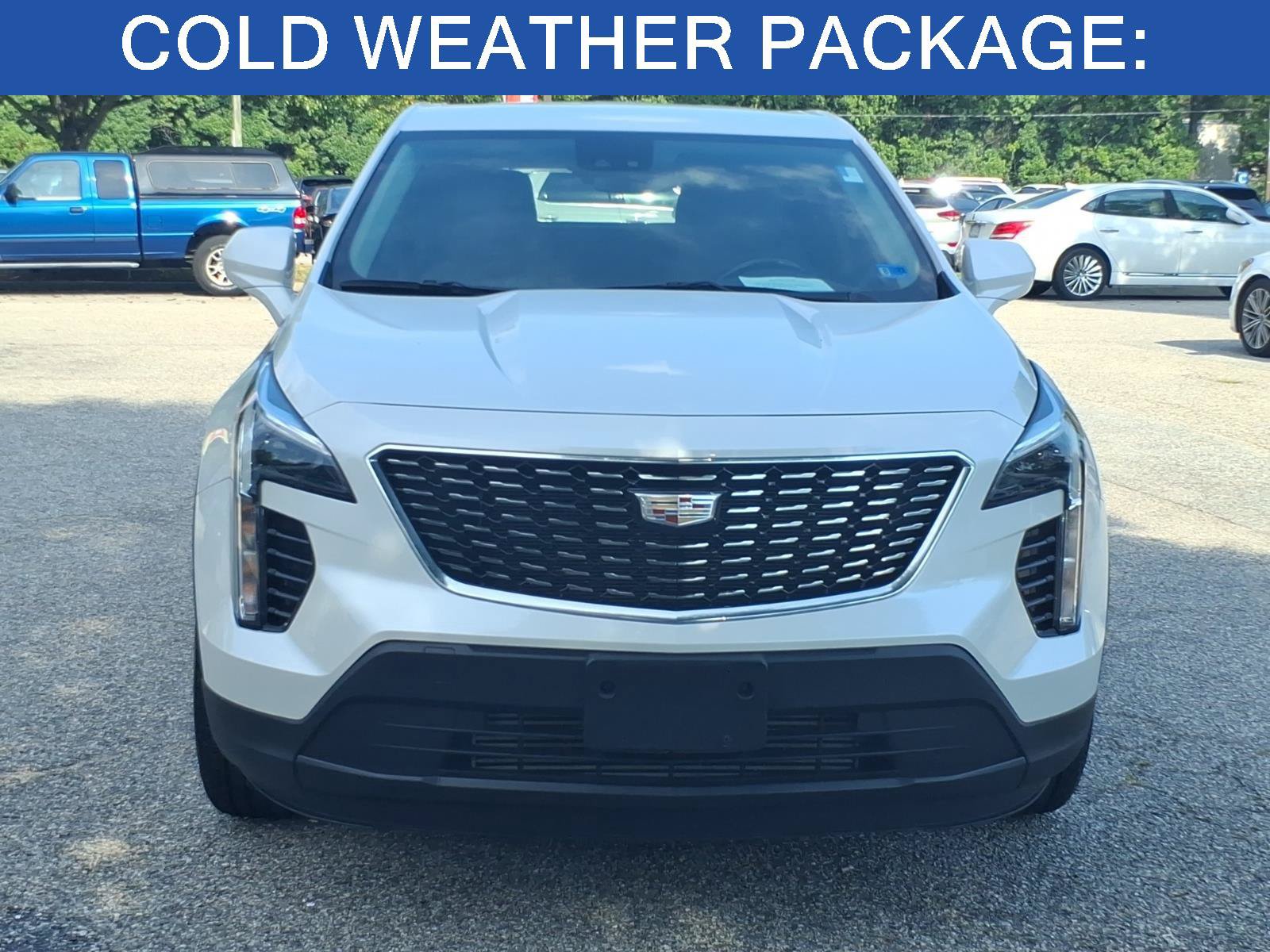 Used 2023 Cadillac XT4 Luxury w/ Cold Weather Package AWD/4WD image 2