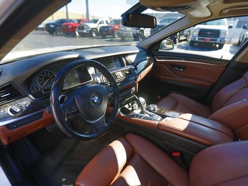 Used 2016 BMW 528i Sedan w/ Premium Package image 4