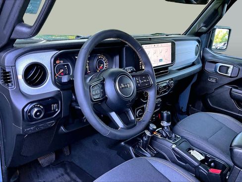 Used 2024 Jeep Wrangler Unlimited Sport AWD/4WD image 16