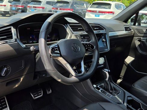 Used 2023 Volkswagen Tiguan SE R-Line FWD image 22