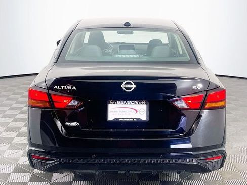 Used 2024 Nissan Altima 2.5 SV FWD image 7