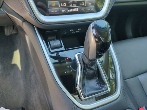 Used 2022 Subaru Outback Limited AWD/4WD image 16