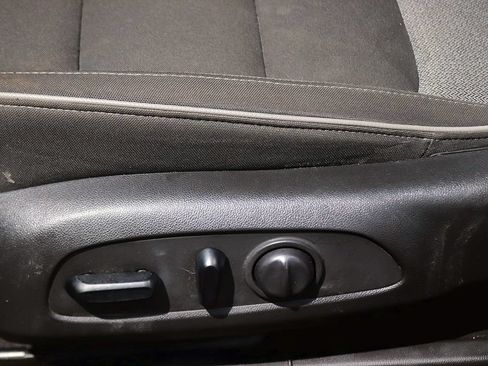 Used 2021 Chevrolet TrailBlazer LT w/ Convenience Package FWD image 17