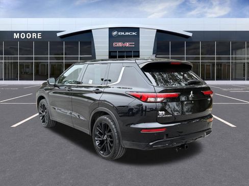 Used 2023 Mitsubishi Outlander SE Black Edition image 5