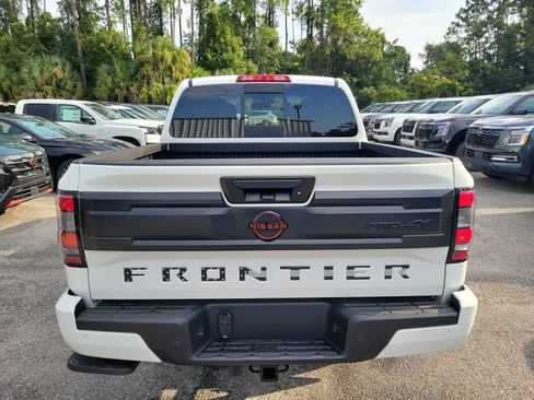 New 2026 Nissan Frontier 4x4 Crew Cab image 6