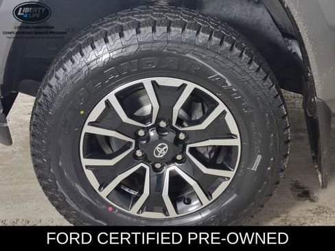 Used 2022 Toyota Tacoma TRD Sport w/ Technology Package image 10