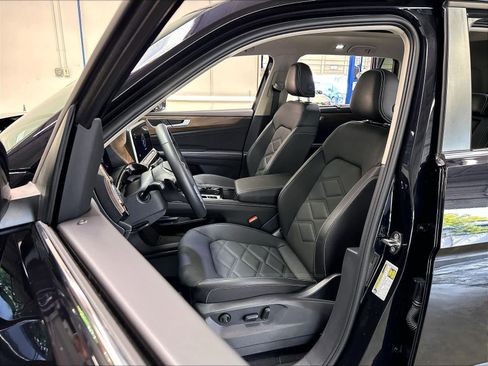 Certified 2026 Volkswagen Atlas SE w/ Panoramic Sunroof Package FWD image 24