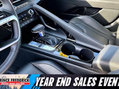 Used 2025 Hyundai Elantra Limited image 15