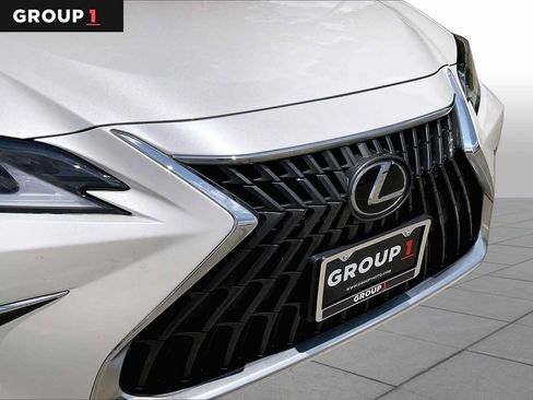 Used 2025 Lexus ES 350 w/ Premium Package FWD image 27